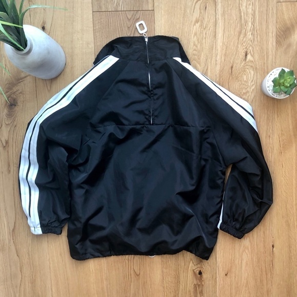 SALE ⬇️ NWOT JACKET BLACK  AND WHITE windbreaker - Picture 2 of 8
